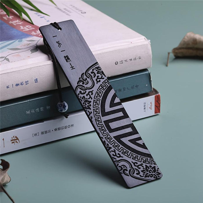 Charming Handcrafted Chinese Redwood Bookmark - Perfect Gift for Book Enthusiasts - Essential Office Accessory