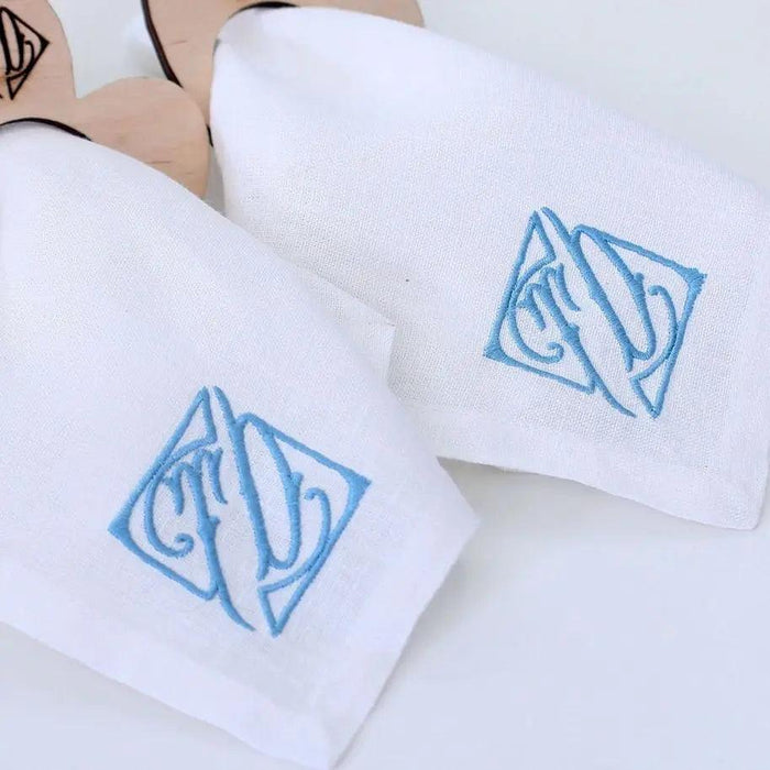 Customizable Monogrammed Linen Napkin Set - Sophisticated Elegance for Home and Gifting