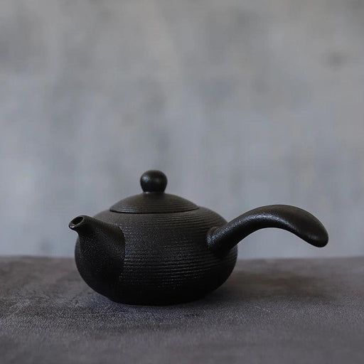 Handcrafted Black Ceramic 165ml Kyusu Teapot - A Sophisticated Choice for Tea Aficionados