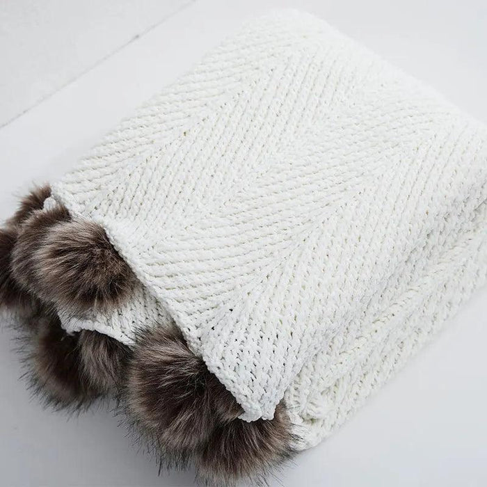 Charming Chenille Knit Throw Blanket with Delightful Pompoms - Cozy Elegance for Your Living Space