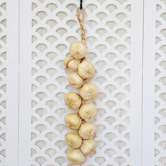 Lifelike Garlic String Decoration for Home, Garden, and Event Styling – M6CE