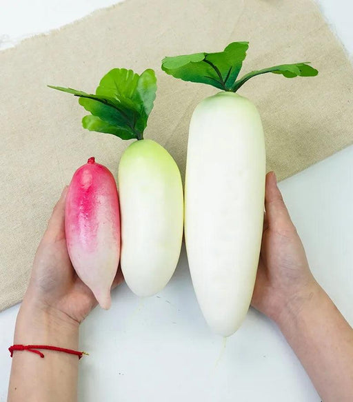 Imaginative Vegetable Playtime Set: 7 Realistic Radish and Carrot Models for Creative Learning