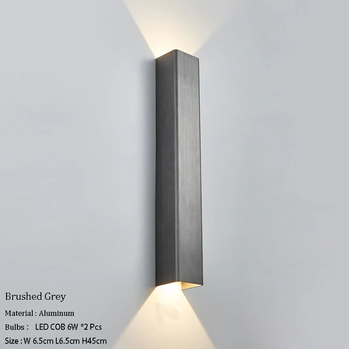 Luxe Golden Glow LED Wall Sconce for Contemporary Indoor Illumination