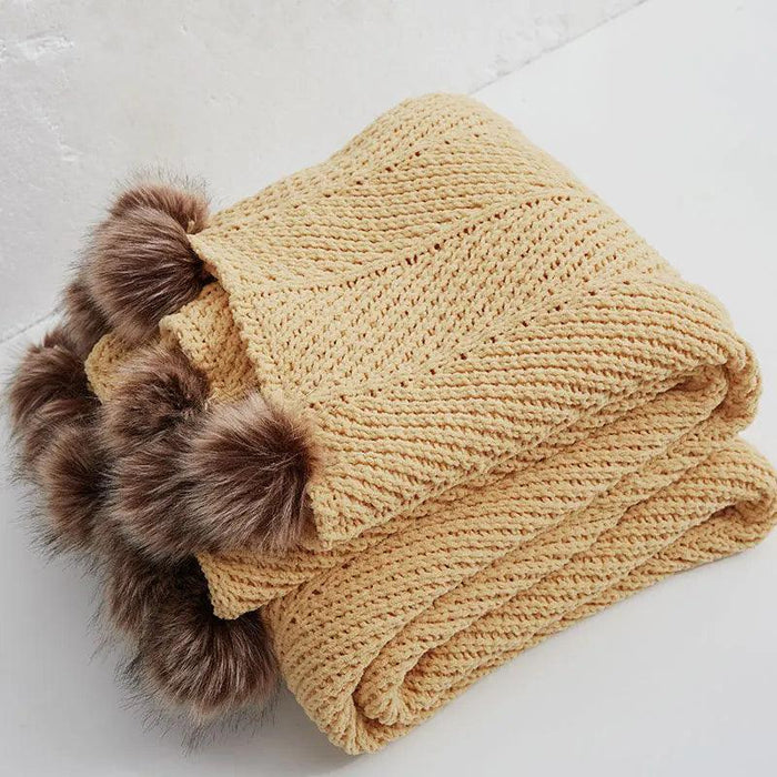 Charming Chenille Knit Throw Blanket with Delightful Pompoms - Cozy Elegance for Your Living Space