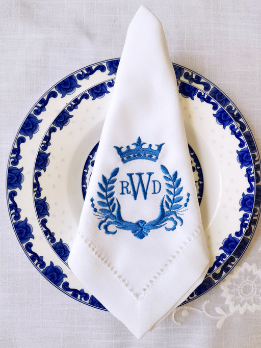 Elegant Crown Monogram Linen Napkin Set - Customizable Wedding Table Decor