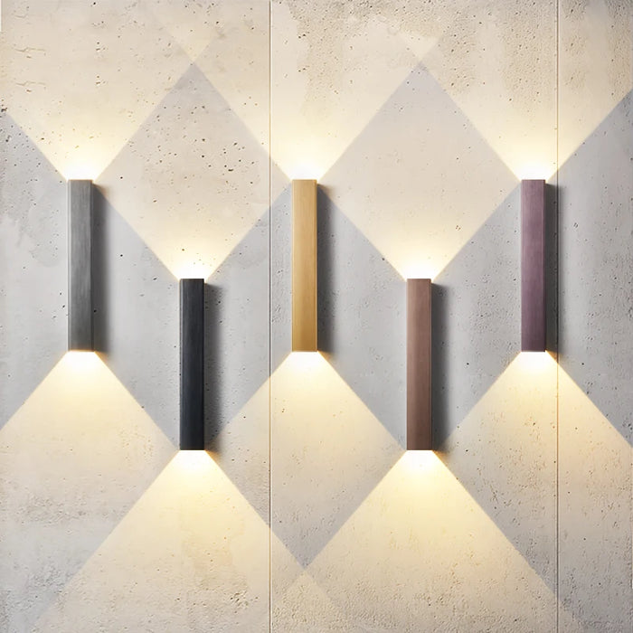 Luxe Golden Glow LED Wall Sconce for Contemporary Indoor Illumination