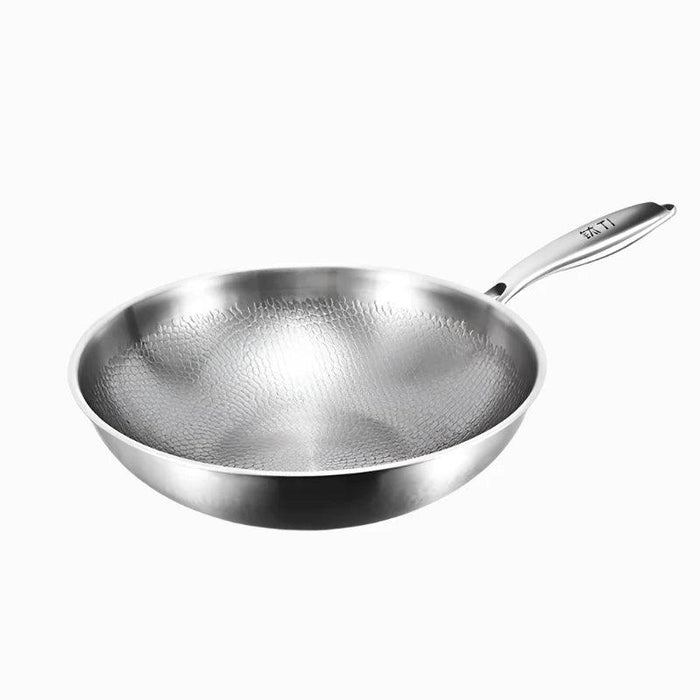 Titanium Excellence: Non-Stick Hammer-Printed Flat Bottom Wok for Gourmet Home Cooking