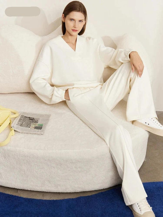 Chic Minimalist Lounge Set: Relaxed Sweatshirt and Straight-Leg Trousers