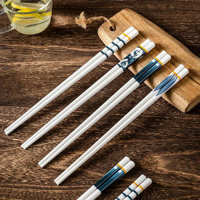 Elegant Japanese Porcelain Chopstick Set - 5 Pairs for a Refined Dining Experience