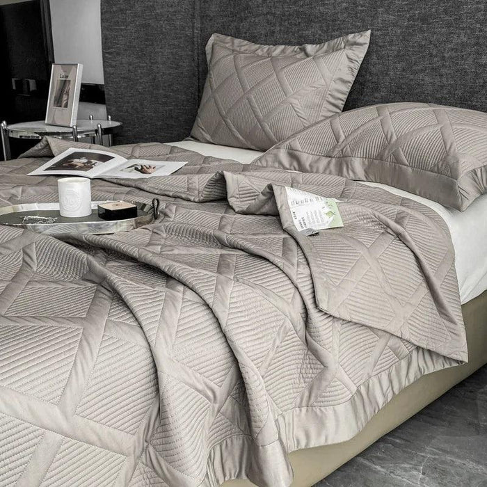 Luxurious Lightweight Tencel Summer Quilt Set with Pillowcases - Double Queen Size Bedspread