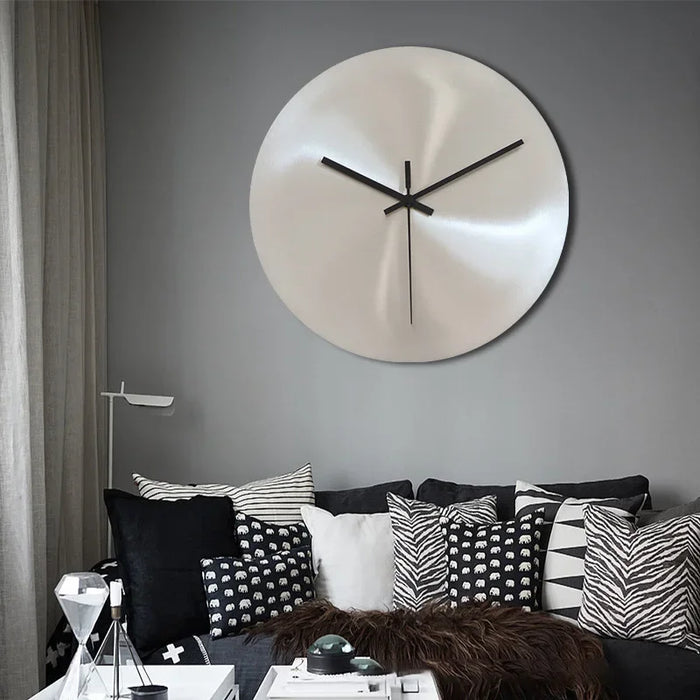 Sleek Industrial Silent Round Clock - Elegant Minimalist Timepiece for Modern Interiors