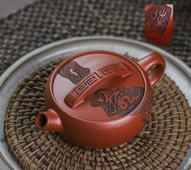 Authentic Elegance: 120ml Dragon's Blood Sand Teapot for Tea Aficionados