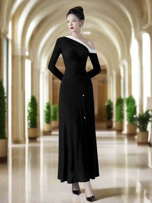 Autumn Dress with Distinctive Diagonal Collar and Lace-up