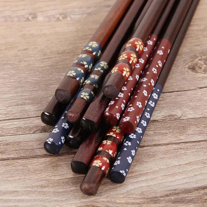 Handcrafted Japanese Wooden Chopsticks – Enhance Your Dining Experience with Elegance and Style