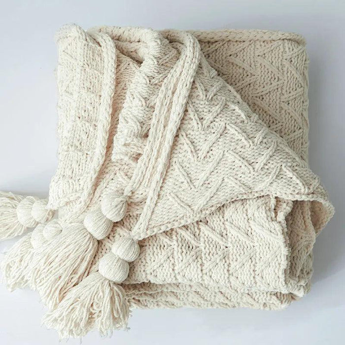 Charming Chenille Knit Throw Blanket with Delightful Pompoms - Cozy Elegance for Your Living Space