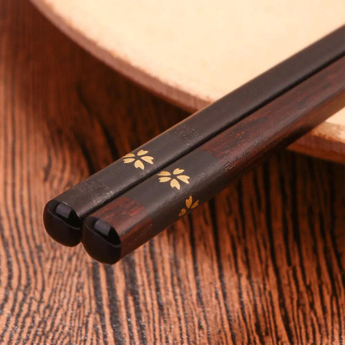 Handcrafted Japanese Wooden Chopsticks – Enhance Your Dining Experience with Elegance and Style