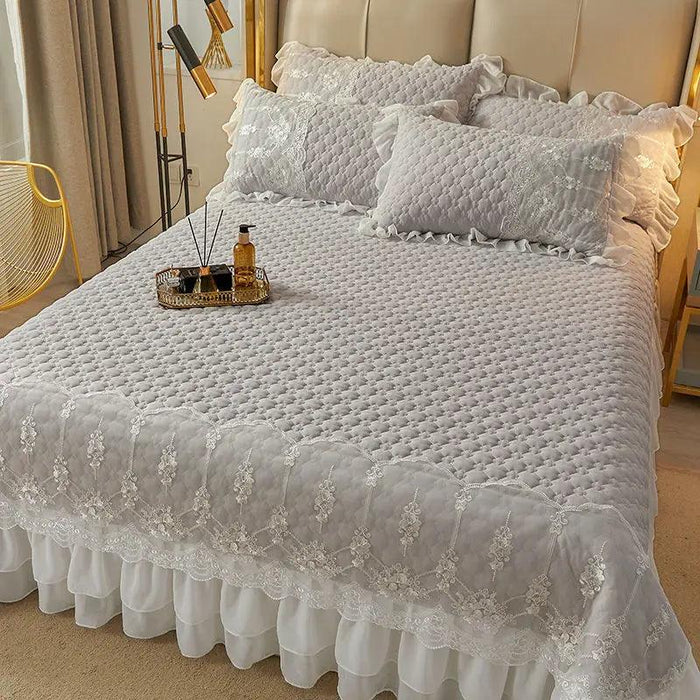 Luxurious Summer Quilted Bedspread for Couples - King Size White Bedding (180x200cm)