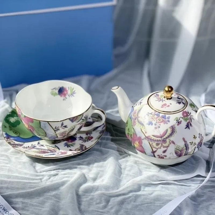 Porcelain Butterfly Tea and Coffee Set - Exquisite Ensemble for Elegant Afternoon Gatherings