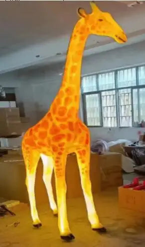 Elegant Giraffe Standing Lamp