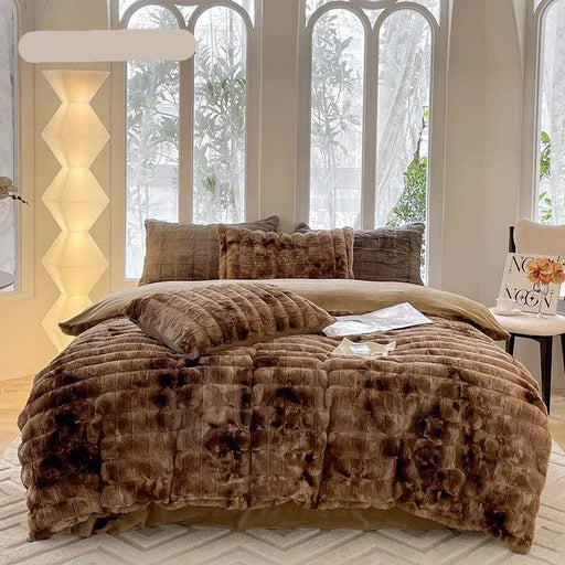 Luxurious Caramel Brown Velvet Fleece Bedding Set with Duvet Cover, Flat Sheet, and Pillowcases