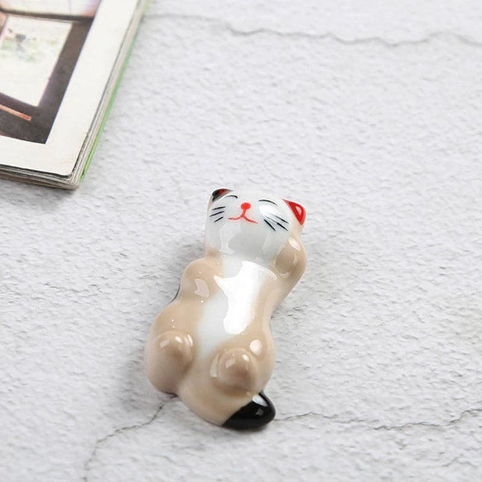 Whimsical Cat-Inspired Ceramic Chopstick Holder - Delightful Japanese Dining Accessory