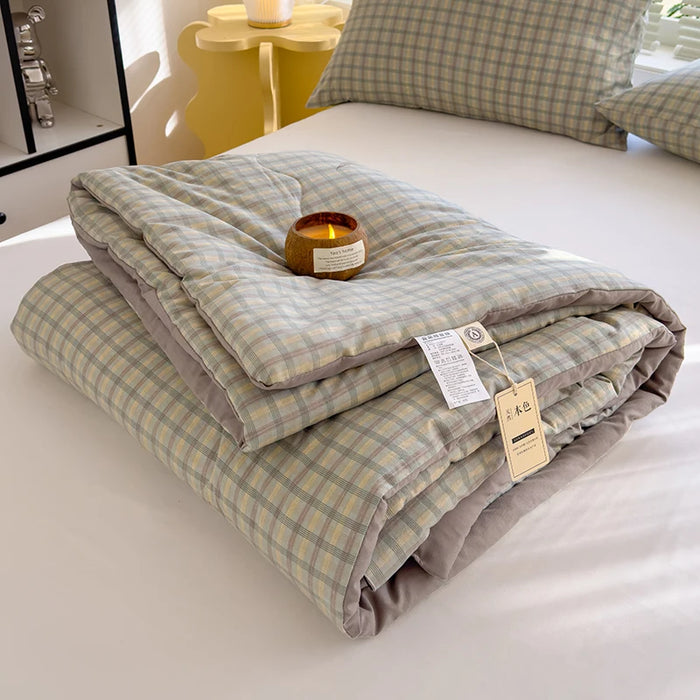 Elegant Green Plaid Double-Sided Summer Quilt - Luxurious Comforter for Queen Beds