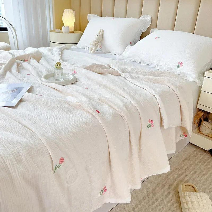 Luxury Summer Soybean Duvet Insert - Double-Layered Cotton Quilt with Elegant Embroidery