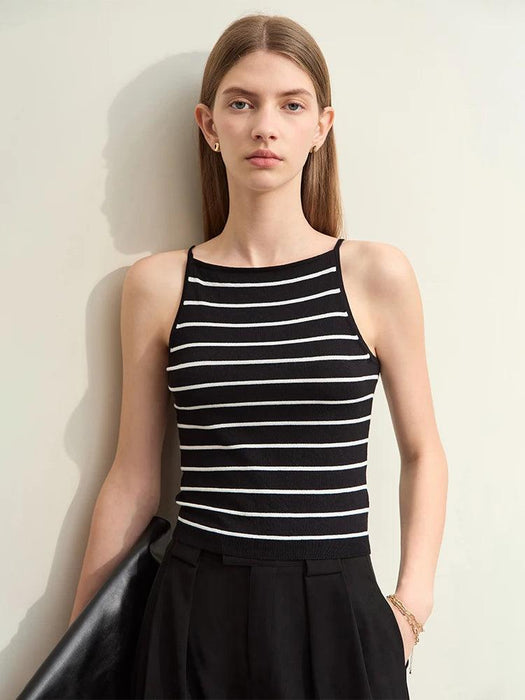 Chic Summer Minimalism - Perfect for Effortless Layering