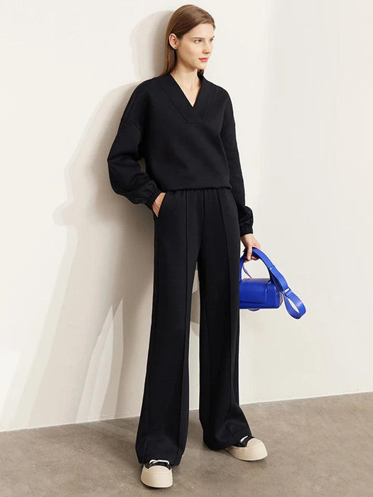 Chic Minimalist Lounge Set: Relaxed Sweatshirt and Straight-Leg Trousers