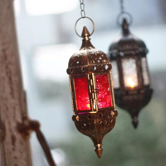 Enchanting Metal Lanterns for Tranquil Outdoor Settings