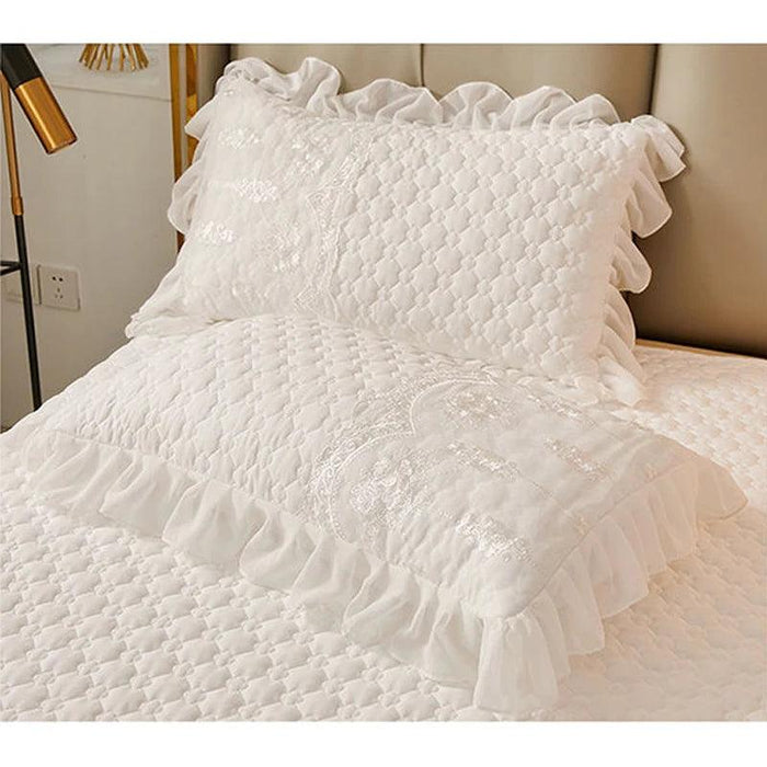 Luxurious Summer Quilted Bedspread for Couples - King Size White Bedding (180x200cm)