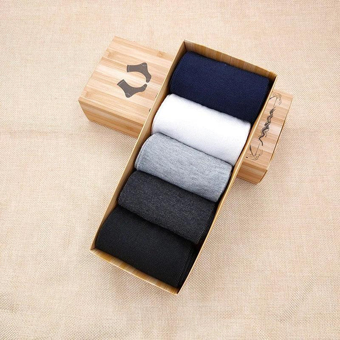 Elegant Gift Box Set of 5 Pairs of Cozy Men's Medium Tube Socks