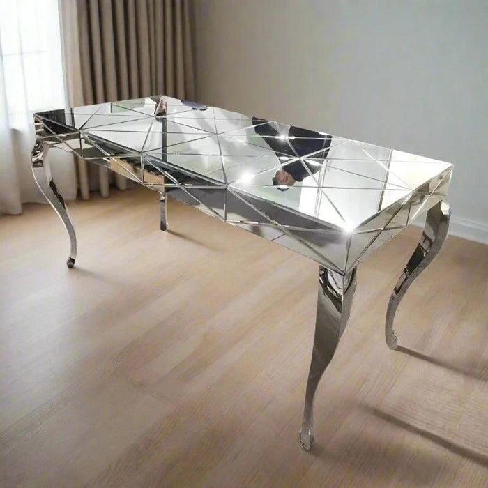 Sophisticated Transparent Acrylic Banquet Table - Perfect for Weddings and Large Events