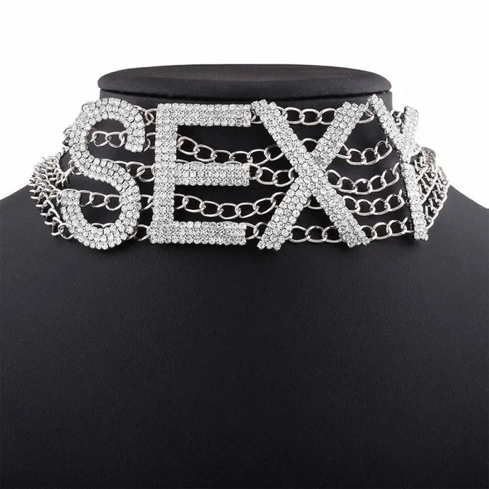 Glimmering Charm Crystal Rhinestone Choker: A Sophisticated Accessory for Trendsetting Women