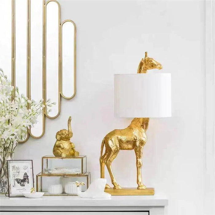 Whimsical Gold Giraffe Resin Table Lamp - Artistic Home Lighting Solution with E26/E27 Socket