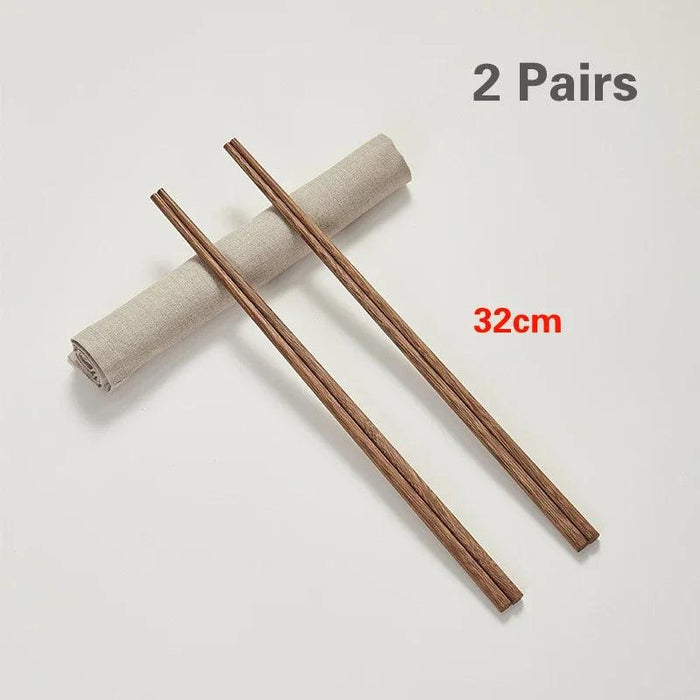 High-Quality Heat-Resistant Wooden Chopsticks for Hot Pot and Noodles - Stylish and Comfortable Design