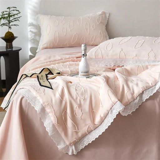 Elegant Three-Dimensional Antibacterial Summer Quilt with Floral Jacquard Design