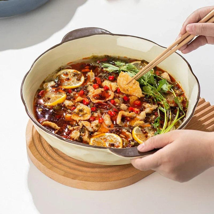 Sophisticated Porcelain Bowls for Ramen and Soup Dining Experience