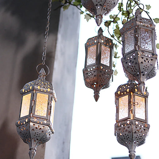 Enchanting Metal Lanterns for Tranquil Outdoor Settings