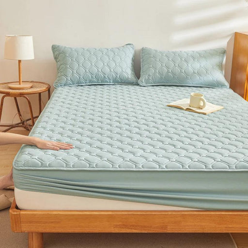 Waterproof Thick Fitted Sheet for All Mattress Sizes - Cozy and Protective Bedding Solution