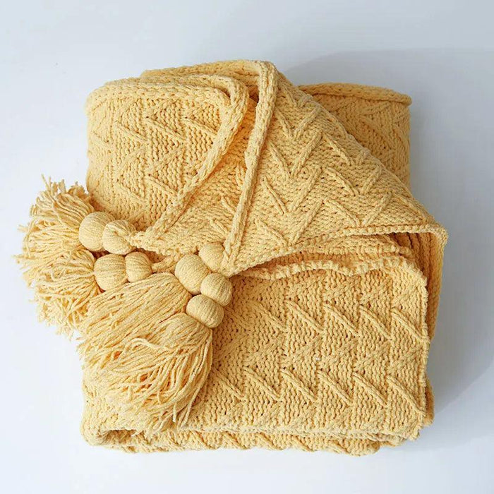 Charming Chenille Knit Throw Blanket with Delightful Pompoms - Cozy Elegance for Your Living Space