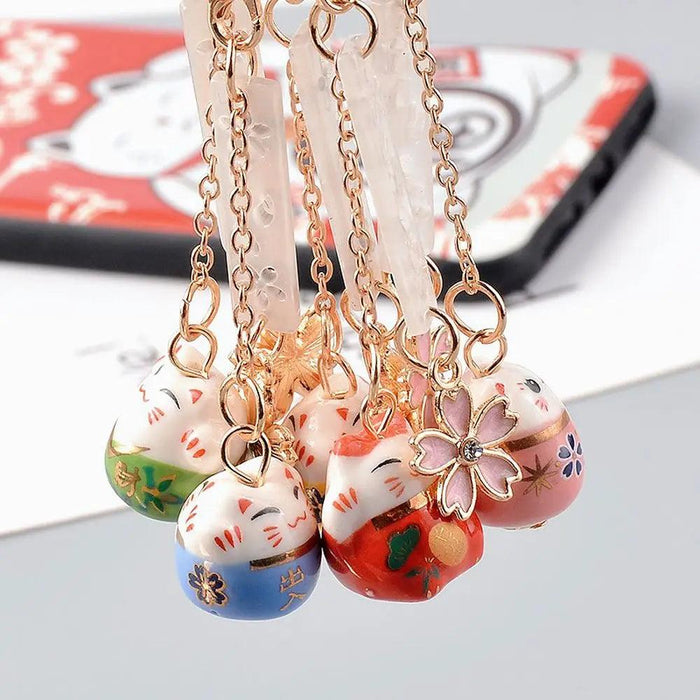 Charming Maneki Neko Keychain - Cute Japanese Lucky Cat Phone Charm for Thoughtful Gifts and Couples