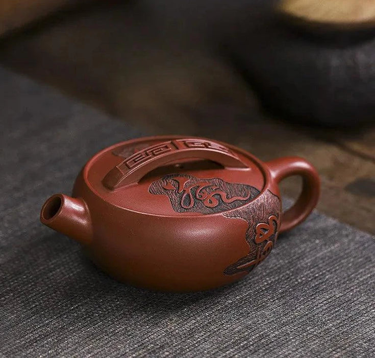 Authentic Elegance: 120ml Dragon's Blood Sand Teapot for Tea Aficionados