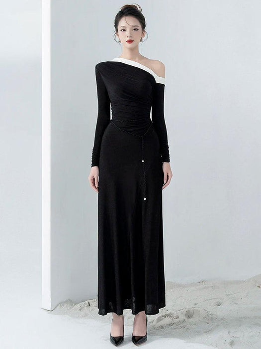 Autumn Dress with Distinctive Diagonal Collar and Lace-up