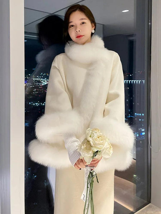 Elegant Woolen Cape Coat with Fox Fur Trim