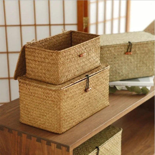 Natural Seagrass Organizer Basket with Lid - Stylish Storage Solution for Cosmetics, Sundries, and Laundry