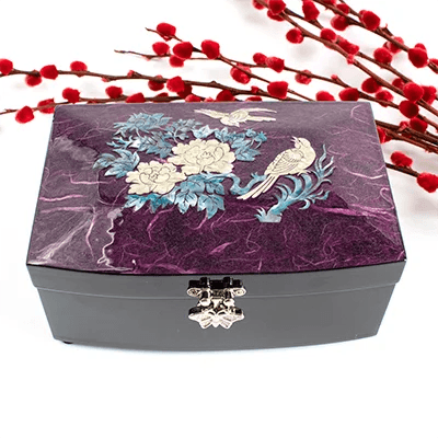 Elegant Mother of Pearl Jewelry Box with Mirror - Stylish Storage for Your Precious Gems