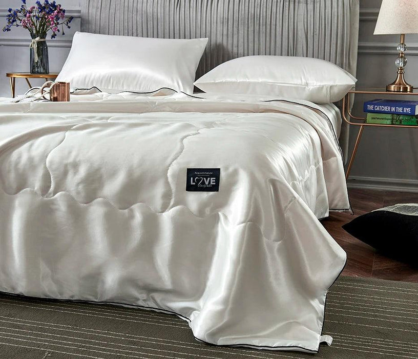 Imitation Silk Summer Comforter - Soft White Lightweight Quilt for Adults, Available in Single and Double Sizes (150*200cm)