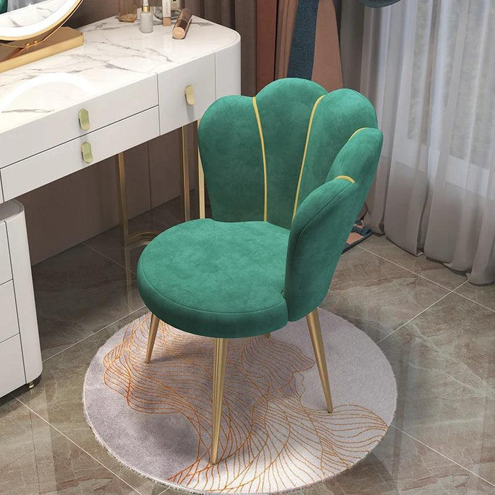 Chic Velvet Folding Stool: Stylish and Versatile Seating for Modern Homes