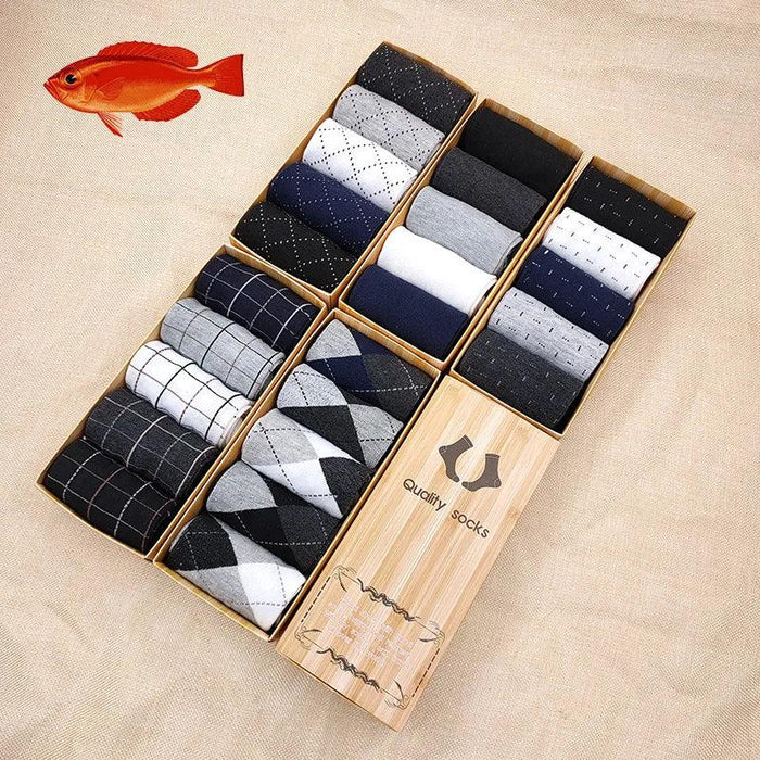 Elegant Gift Box Set of 5 Pairs of Cozy Men's Medium Tube Socks